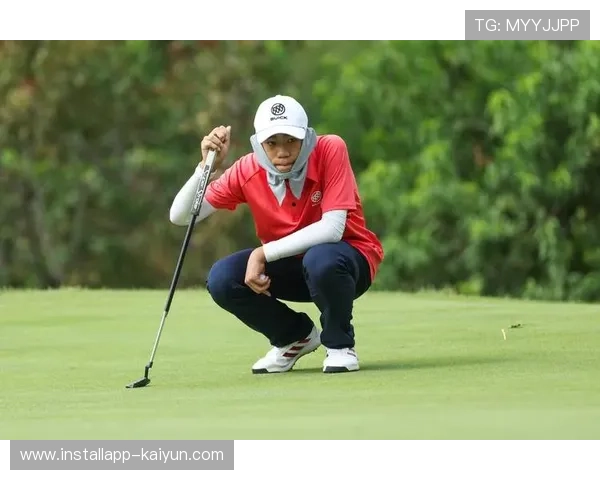 女子A组崔景涵75杆完赛，总成绩217杆3杆优势夺冠