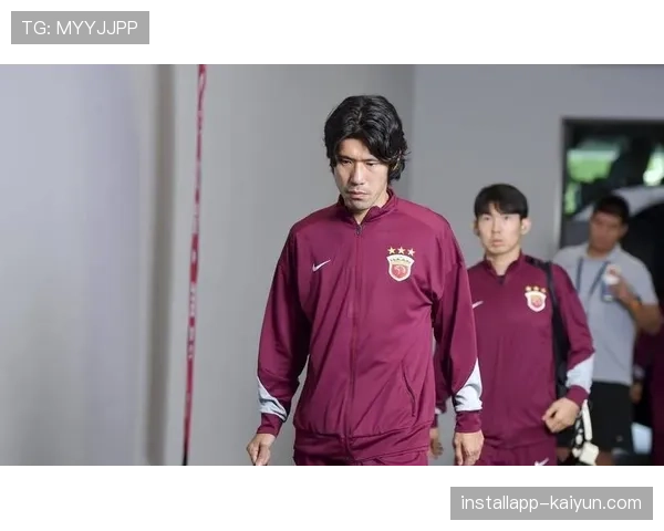 上海海港2-1绝杀山东泰山,奥斯卡助攻吕文君头球制胜 上海海港2-1绝杀山东泰山,奥斯卡助攻吕文君头球制胜